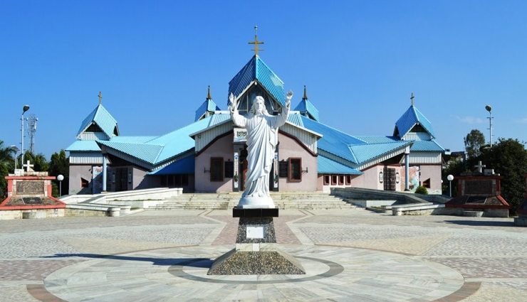 churches to visit in india,india,must visit churches,se cathedral church,goa,st georges syro,malabar catholic forane church,champakulam,basilica of our lady of good health,velankanni,roman catholic archdiocese,imphal,basilica of the holy rosary church,bandel,immaculate conception cathedral,pondicherry