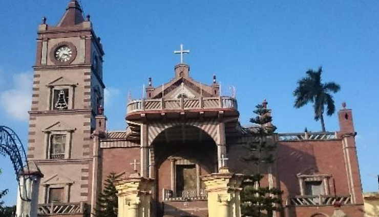 churches to visit in india,india,must visit churches,se cathedral church,goa,st georges syro,malabar catholic forane church,champakulam,basilica of our lady of good health,velankanni,roman catholic archdiocese,imphal,basilica of the holy rosary church,bandel,immaculate conception cathedral,pondicherry