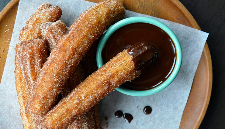 घर पर सस्ते में बनाए बाजार में मिलने वाले महंगे चुरोस #Recipe 