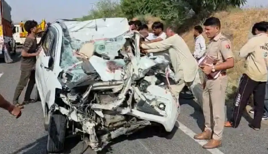 राजस्थान के चूरू में दर्दनाक सड़क हादसा, ट्रॉले से टकराई कार; एक ही परिवार के 6 लोगों की मौत