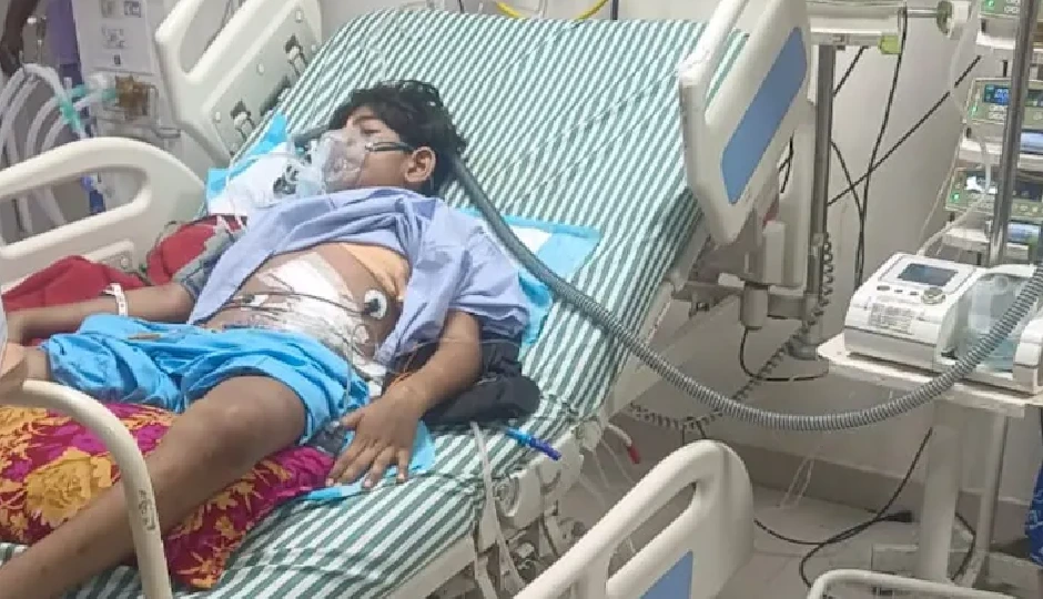 टीचर की पिटाई से तबीयत बिगड़ी, छात्र उल्टी और पेट दर्द के चलते अस्पताल में भर्ती; जयपुर में इलाज जारी