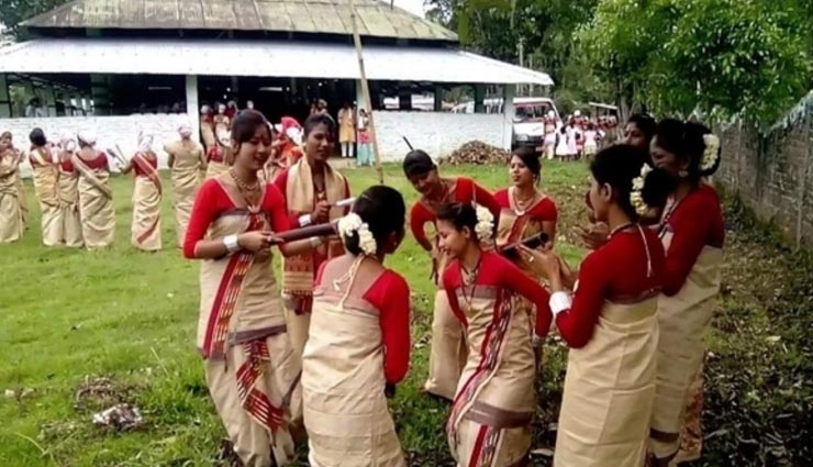 लड़की अपने सरनेम की वजह से नहीं कर पा रही थी नौकरी के लिए ऑनलाइन आवेदन, शब्द जान रह जाएंगे हैरान weird news,weird information,chutia tribe,assam