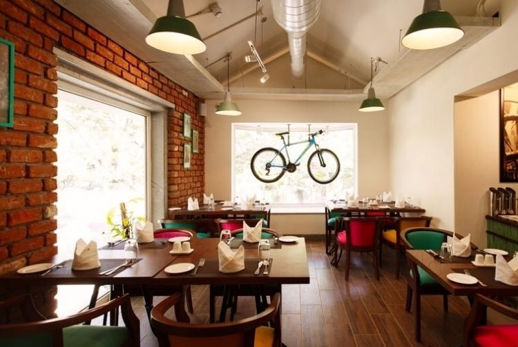 unique cafe in india,romantic cafe in india,cafe in india,bikers cafe nh 22,cafe story,chavadi,ciclo cafe,floating restaurant,valentines special,valentine special 2018