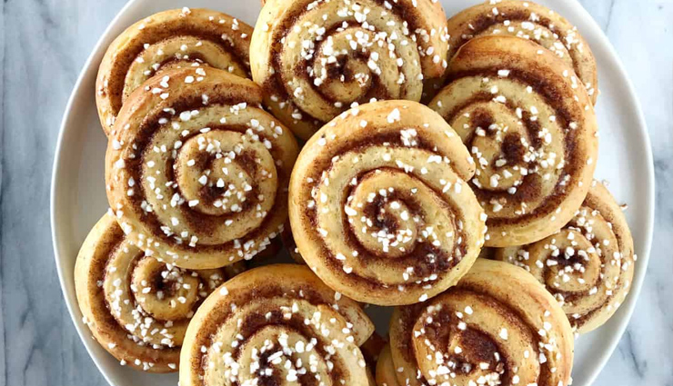 Recipe- Perfect For Christmas Night Warm Cinnamon Rolls