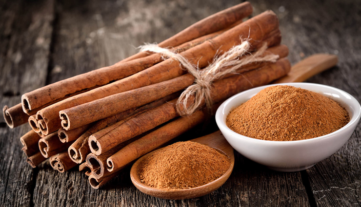 cinnamon benefits for skin,cinnamon for hair growth,cinnamon for acne,cinnamon for glowing skin,cinnamon skincare benefits,cinnamon for dandruff,cinnamon for scalp health,natural beauty remedies,cinnamon for healthy hair,diy beauty with cinnamon