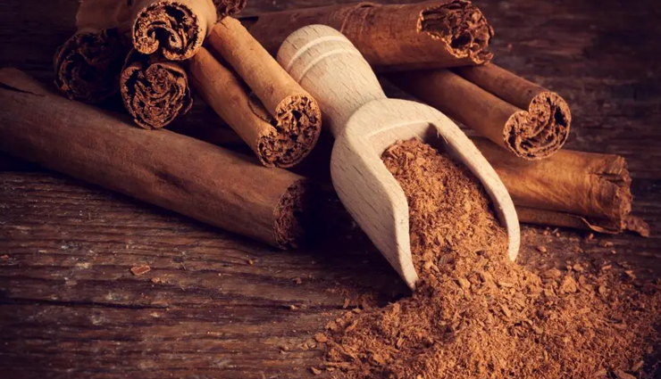 cinnamon benefits for skin,cinnamon for hair growth,cinnamon for acne,cinnamon for glowing skin,cinnamon skincare benefits,cinnamon for dandruff,cinnamon for scalp health,natural beauty remedies,cinnamon for healthy hair,diy beauty with cinnamon