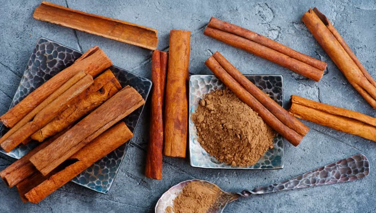 cinnamon benefits for skin,cinnamon for acne treatment,cinnamon for glowing skin,cinnamon for hair growth,cinnamon for dandruff,cinnamon skin care,cinnamon hair care,anti-inflammatory properties of cinnamon,cinnamon for youthful skin,cinnamon for scalp health,natural remedies for acne,cinnamon for healthy hair,cinnamon for skin tone,beauty benefits of cinnamon,cinnamon for hair strengthening