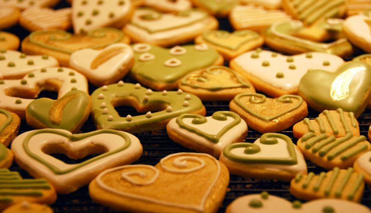 rose day 2020,rose day recipe,cinnamon hearts cookies,cinnamon cookies recipe,recipe,valentines day 2020,valentines week