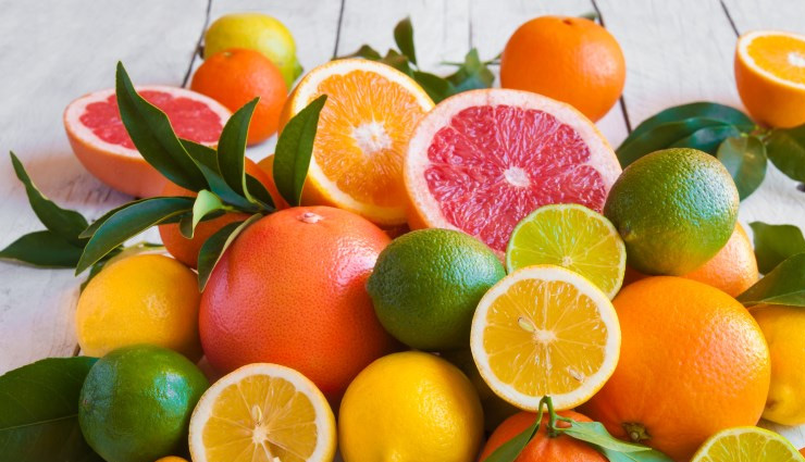 heart,heart healthy,foods for healthy heart,green leafy vegetables,citrus foods,whole grains,Nuts,seeds,fatty fish and fish oil,dark chocolate,garlic,Health,Health tips