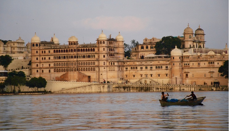 incredible india at night,best night destinations in india,magical indian places after sunset,night travel in india,night tourism india,india after dark,illuminated indian landmarks,scenic places in india at night,india night attractions,night beauty of india