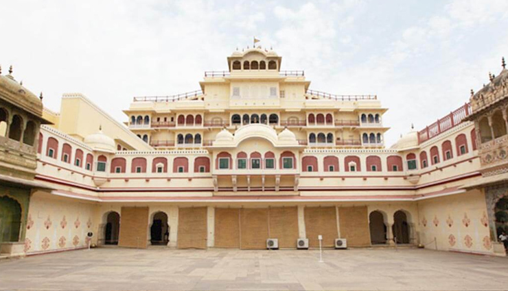 royal palaces of india,travel
