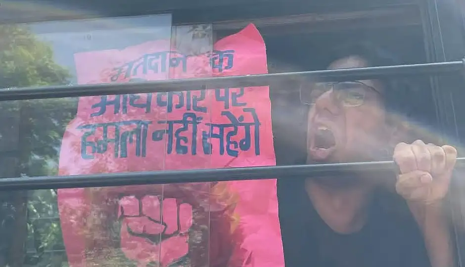 ज्ञानेश कुमार के इस्तीफे की मांग को लेकर दिल्ली-मुंबई में प्रदर्शन, जंतर-मंतर पर 700 से ज्यादा लोग हिरासत में