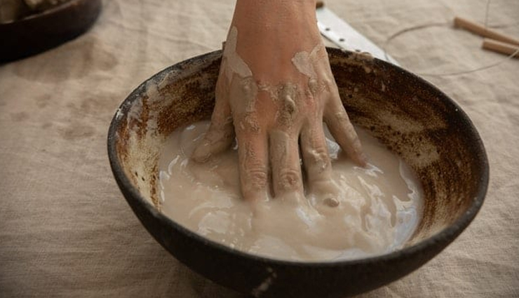 diy clay mask recipes,homemade clay masks,clay mask benefits for skin,glowing skin with clay masks,clay mask for oily skin,clay mask for sensitive skin,clay mask for acne-prone skin,purifying clay mask recipes,detoxifying clay mask at home,exfoliating clay mask with oats,charcoal clay mask recipe,activated charcoal for skin,aloe vera clay mask benefits,honey clay mask for moisturizing,natural skincare with clay masks