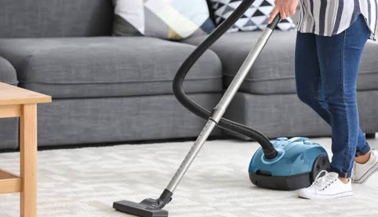 rainy season,safety measures during rainy season,healthy diet,avoid street foods,keep mosquitoes out,cleanliness in rainy season,electrical safety during rainy season,driving in heavy rains precautions,Health tips