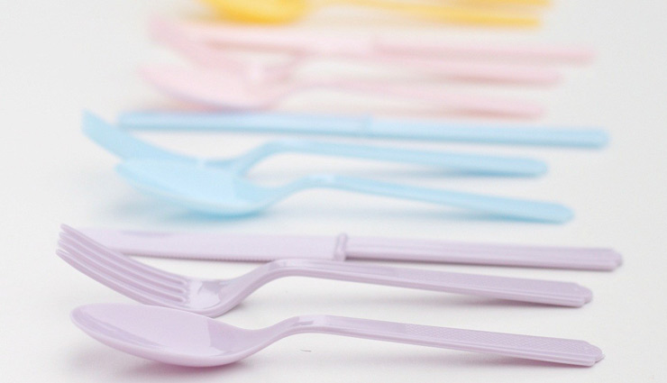 clean plastic utensils,cleaning tips,kitchen care tips,household tips