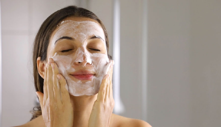 even skin tone tips,flawless skin routine,glowing skin naturally,skincare habits,hydration for skin,benefits of sunscreen,moisturized skin,daily skincare tips,smooth skin remedies,natural ways to clear skin