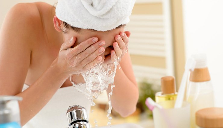 rekha beauty tips,actress rekha skincare,natural beauty secrets,diy hair packs,ayurvedic beauty regimen,rekha fitness tips,yoga and beauty,bollywood beauty secrets,healthy diet for skin,cosmetics knowledge,hydration tips,lifestyle tips from rekha