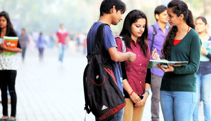 कॉलेज का पहला दिन mates and me,1st day of college,what yo go through on 1st day of college,activities to be done on 1st day of college,college,life,students