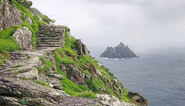 cliff paths to explore around the world,amazing cliff paths,huangshan paths,china,capri island path,italy,walkways of the tianmen mountain,china,path to gaztelugatxe,spain,skellig michael path,ireland,donkey path in santorini,greece