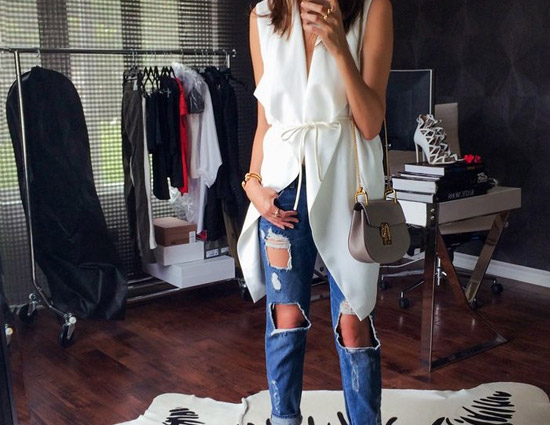 सावधान : अगर आप भी पहनते है कटे-फटे कपड़े तो एक बार इन बातों को जरुर जान ले