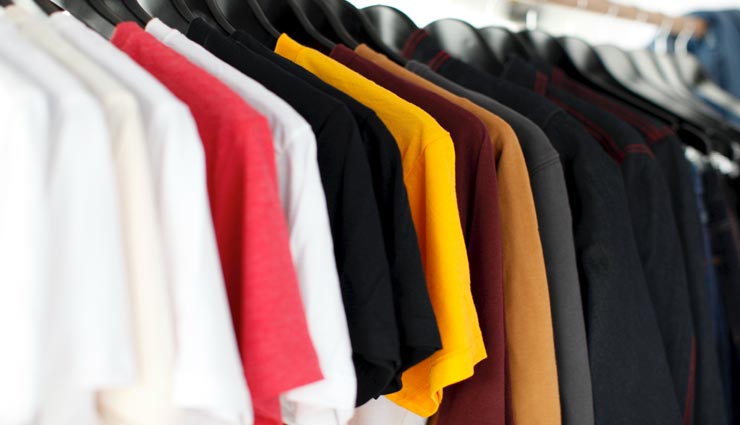 आपकी डूबती किस्मत का कारण बन सकते हैं पुराने कपड़े vastu tips,vastu tips in hindi,fengshui tips,cloth and destiny