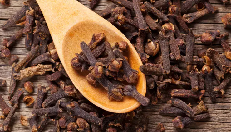 clove water for hair,hair care with clove water,benefits of clove water for hair,clove water properties,stimulate hair growth with clove water,clove water and hair loss prevention,clove water for hair health,clove water for dandruff,clove water for scalp infections,clove water for head lice treatment,clove water for hair strength,clove water for premature graying,side effects of clove water,using clove water for hair growth,clove water and reetha hair cleansing,clove water and honey hair conditioner,clove water avocado and rosemary oil hair growth mask,clove water hibiscus and yogurt hair conditioning mask,clove water and aloe vera leave-in conditioner,clove water and methi hair mist,preparing clove water at home,diy clove water,homemade clove water,how to make clove water,clove water recipe for hair