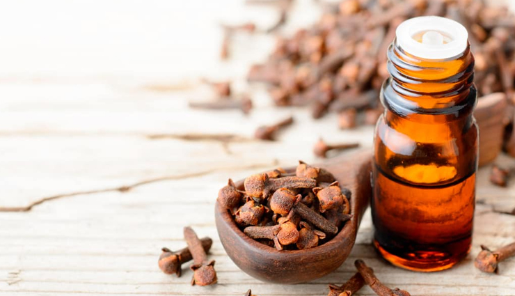 3 Natural Ways To Use Clove Essential Oil for Toothache
