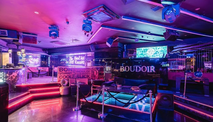 nightlife in dubai,dubai,clubs to visit in dubai,club boudoir,white club,armani club,people by crystal,stereo arcade
