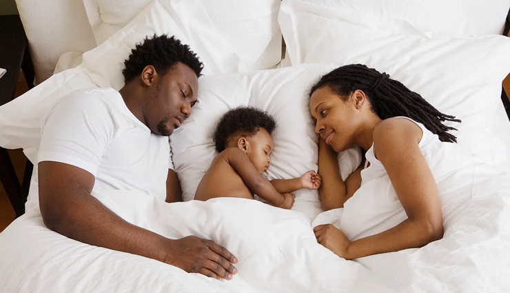 co-sleeping challenges,relationship sleep issues,sleeping habits in couples,co-sleeping problems,partner sleep disturbances,effects of co-sleeping,sleep compatibility in relationships,co-sleeping pros and cons,bedtime struggles in couples,improving sleep in relationships