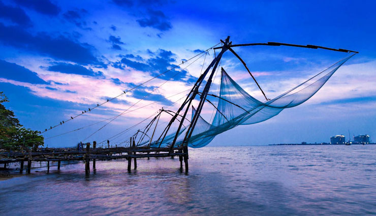 places to visit in kerala in october,kerala october destinations,best places to visit in kerala,alleppey backwaters,kochi attractions,munnar hill station,kerala travel guide,wayanad wildlife,varkala beaches,periyar wildlife sanctuary,october travel kerala,kerala tourism,must-visit kerala in october,best time to visit kerala,kerala sightseeing in october