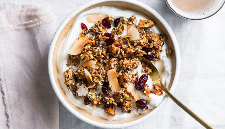 coconut chia granola,recipe,healthy recipe,coconut recipe,chia recipe,granola recipe