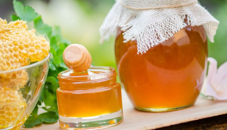 coconut oil,coconut oil and lemon juice,coconut oil and castor oil,coconut oil and aloe vera,coconut oil and honey,ways to use coconut oil,coconut oil for wrinkles,wrinkles removal tips,skin care tips,beauty tips