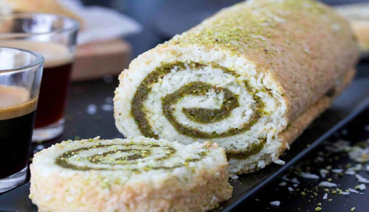 रक्षाबंधन स्पेशल : मीठे में ट्राई करें कोकोनट रोल #Recipe