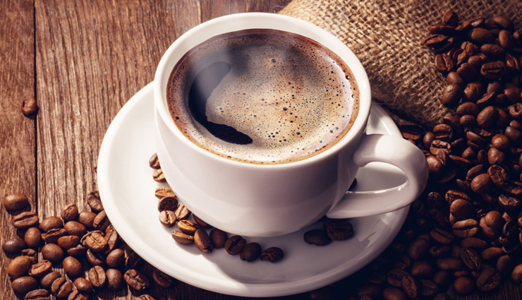 anti-aging,foods,young skin,antioxidants,omega-3 fatty acids,vitamin a,vitamin c,vitamin e,vitamin k,collagen,hydration,skin elasticity,fine lines,wrinkles,sun damage,dark spots,carotenoids,flavonoids,resveratrol,polyphenols,blueberries,Nuts,Leafy Greens,tomatoes,avocado,Olive Oil,Fatty Fish,green tea,watermelon,Beans,whole grains,citrus fruits,berries,dark chocolate,turmeric,skin,skin care tips,beauty,beauty tips,skin beauty