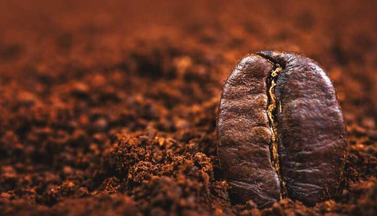 coffee benefits for skin,natural skincare,anti-aging properties,caffeine skincare,exfoliating properties,brightening effects,reduced inflammation,increased circulation,acne-fighting properties,cellulite reduction