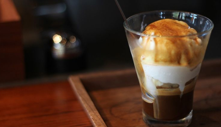 famous coffee from all over the world,espresso,italy,flat white,australia,turk kahvesi,turkey,frappe,greece,affogato,italy