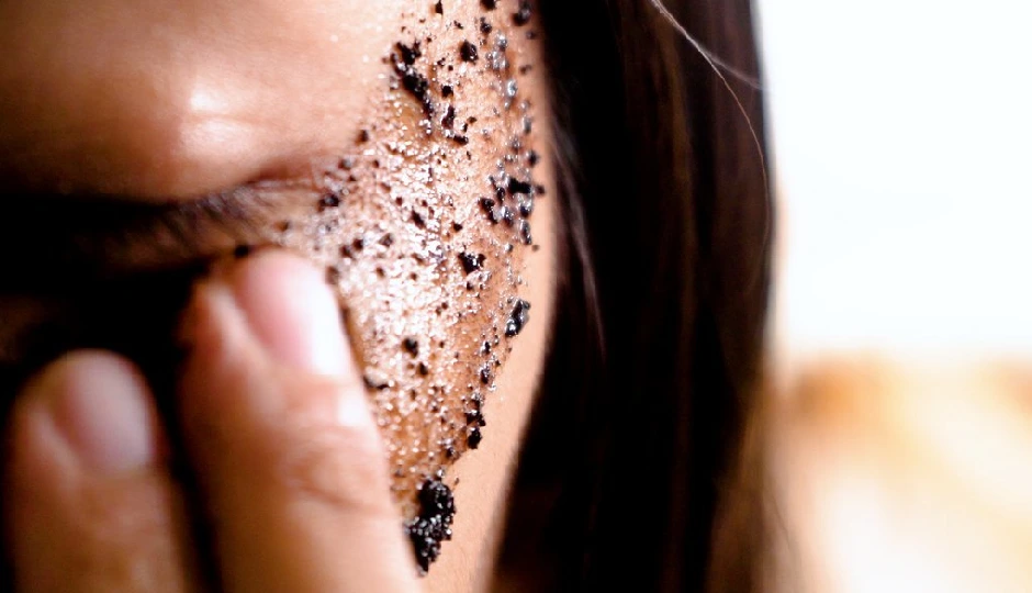 चेहरे पर कॉफी लगाने से बचें!, जानें यह त्वचा को कैसे पहुंचा सकती है नुकसान