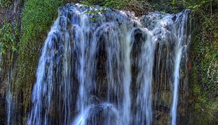 spain breathtaking waterfalls,discovering majestic waterfalls in spain,exploring spain stunning cascades,unveiling the beauty of spanish waterfalls,best waterfalls to visit in spain,spain most impressive waterfall destinations,captivating spanish waterfall wonders,a guide to remarkable waterfalls in spain,experiencing the magic of spain waterfalls,must-see waterfalls in beautiful spain