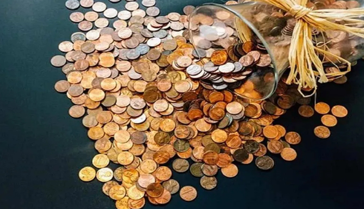 कर्मचारी के सैलरी मांगने पर बॉस इस कदर भड़का कि दे दिए 227 किलो सिक्के, कोर्ट पहुंचा मामला 