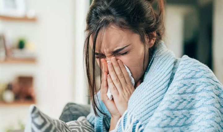 सर्दी-जुकाम बन रहा कई लोगों की आफत, राहत पाने के लिए आजमाए ये घरेलू उपचार