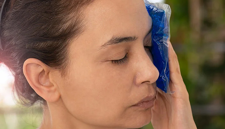 face swelling remedies,facial swelling reduction,swollen face relief,how to reduce face swelling,natural remedies for facial swelling,quick fixes for swollen face,home remedies for facial swelling,tips to reduce facial swelling,treating facial swelling naturally,facial puffiness solutions