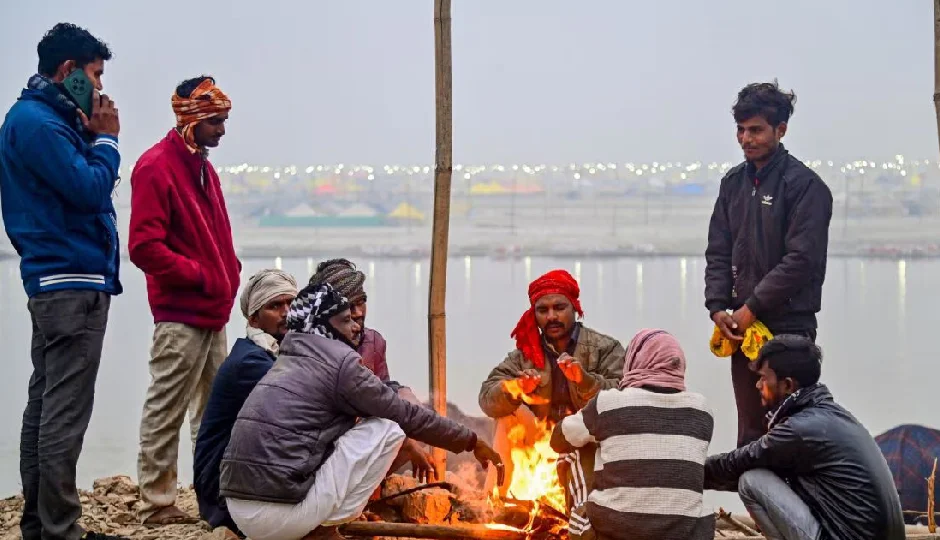 लखनऊ से अयोध्या तक ठंड का प्रचंड प्रहार, 25 जिलों में कोल्ड-डे घोषित; जानिए आपके शहर का ताजा हाल