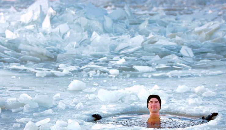 heat strokes,buttermilk,cold bath,moong juice,tamarind juice,onion juice,coriander water,sandalwood paste,apple cider vinegar,plums,home remedies,home remedies for heat stroke,Health tips,summer health tips,fitness tips