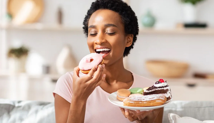 lower cholesterol diet,heart health tips,healthy lifestyle choices,reduce bad cholesterol,heart-healthy diet,cholesterol management,foods to avoid for heart health,lowering cholesterol naturally,heart disease prevention,healthy eating for heart health