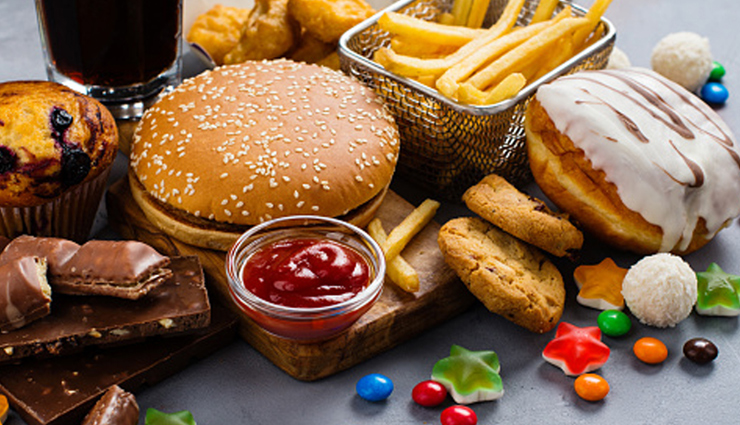 lower cholesterol diet,heart health tips,healthy lifestyle choices,reduce bad cholesterol,heart-healthy diet,cholesterol management,foods to avoid for heart health,lowering cholesterol naturally,heart disease prevention,healthy eating for heart health