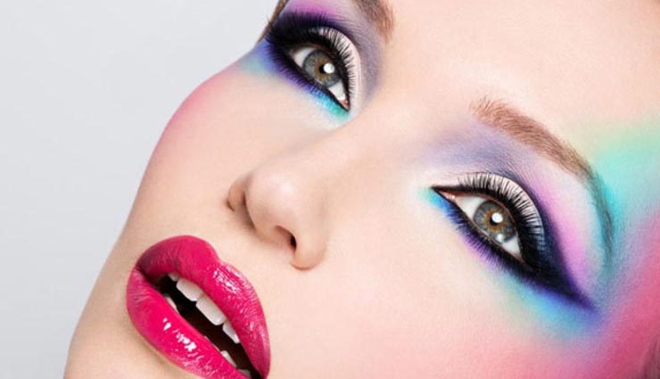 कलर ब्लॉकिंग आई मेकअप बन रहा आज का ट्रेंड, जानें कैसे करें अप्लाई