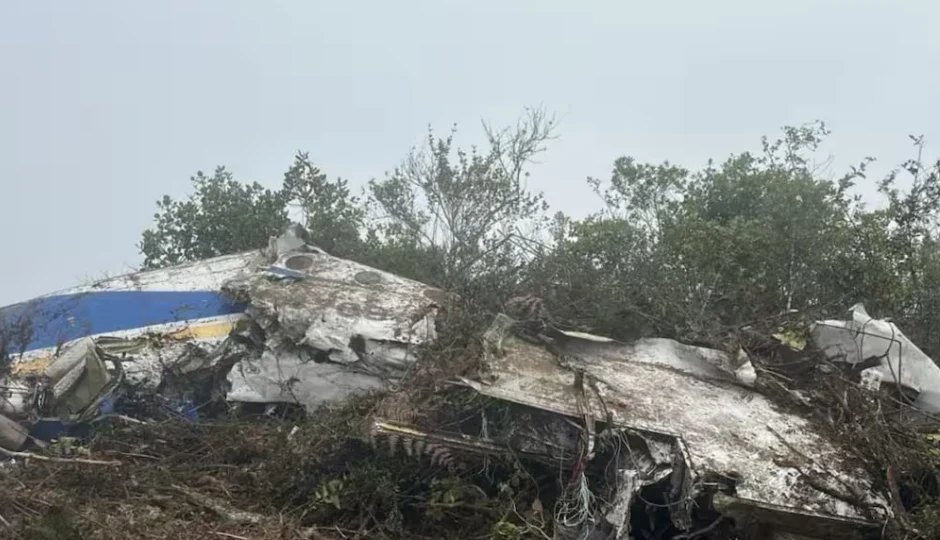 कोलंबिया–वेनेजुएला सीमा पर भीषण विमान हादसा, 15 की मौत, उड़ान भरते ही धुआं-धुआं हुआ  विमान