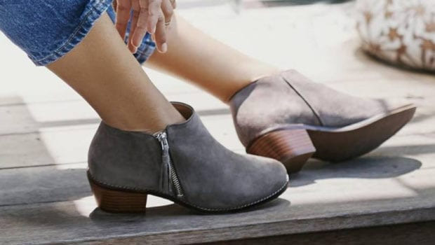 comfy footwear styles,modern loafer,slip-on sneakers,flat slides,ankle boots,fashion tips,footwear fashion