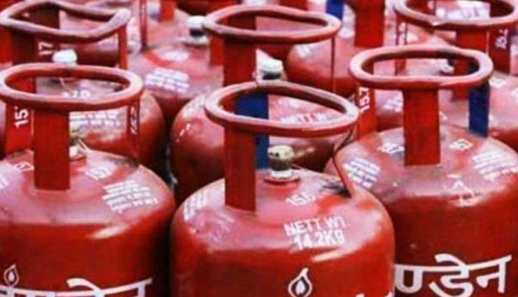 महंगाई की मार को बढ़ा रहे गैस के दाम, कॉमर्शियल सिलेंडर हुआ 72.50 रूपये महंगा