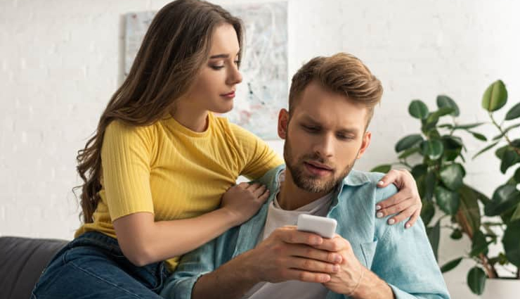 emotional connection in relationships,building emotional bond in relationship,importance of emotional connection,open and honest communication in relationships,empathy and understanding in relationships,shared vulnerability in relationships,intuitive connection in relationships,supportive relationships in good and bad times,respect and trust in relationships,shared goals and values in relationships,physical and emotional intimacy in relationships,deep emotional connection signs,building emotional intimacy,strengthening emotional bond,emotional closeness in relationships